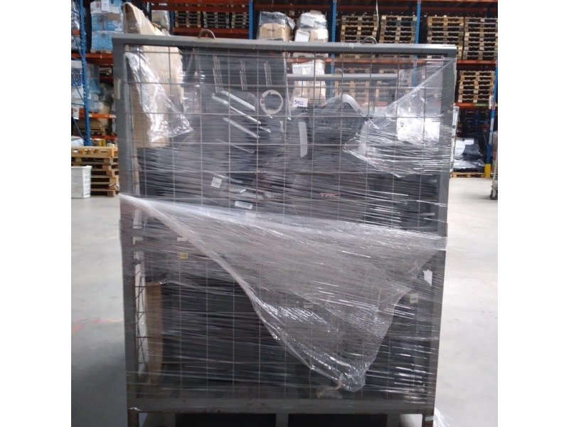 Lote 30011 - PALLET FECHADO COM APROXIMADAMENTE 31 ITENS