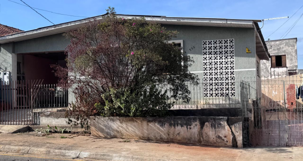 IMÓVEL COM 490M² EM PONTA GROSSA - PR