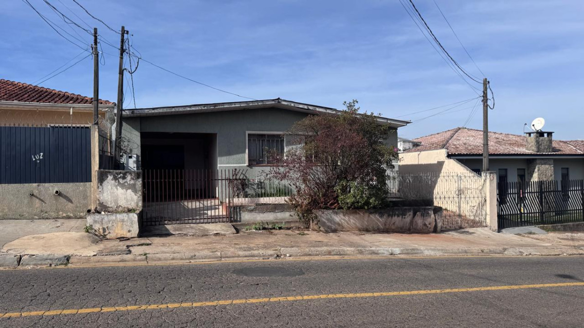 IMÓVEL COM 490M² EM PONTA GROSSA - PR, localizado em Ponta Grossa - PR, bairro Uvaranas