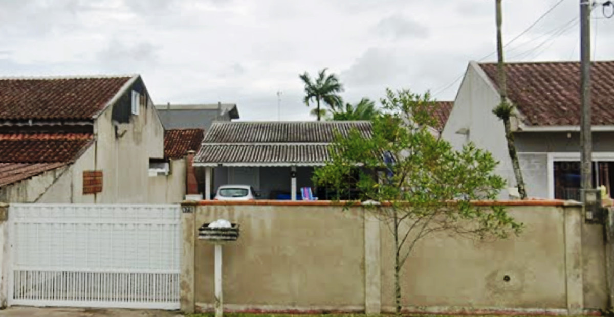 Lote 1 - Casa em alvenaria, localizado em Guaratuba - PR, bairro Piçarras