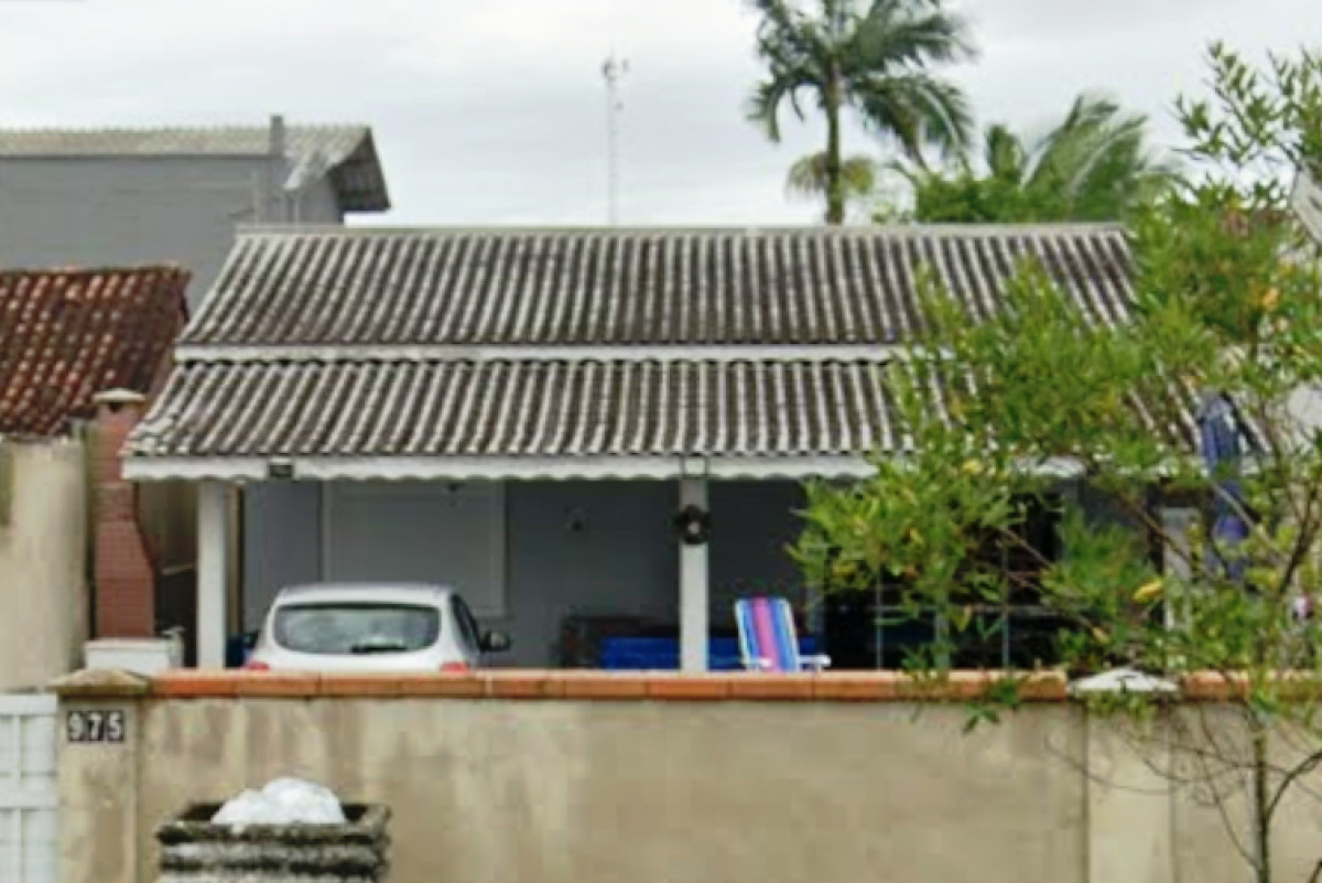 Lote 1 - Casa em alvenaria, localizado em Guaratuba - PR, bairro Piçarras