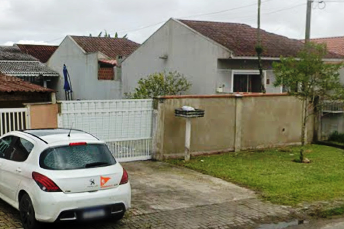 Lote 1 - Casa em alvenaria, localizado em Guaratuba - PR, bairro Piçarras