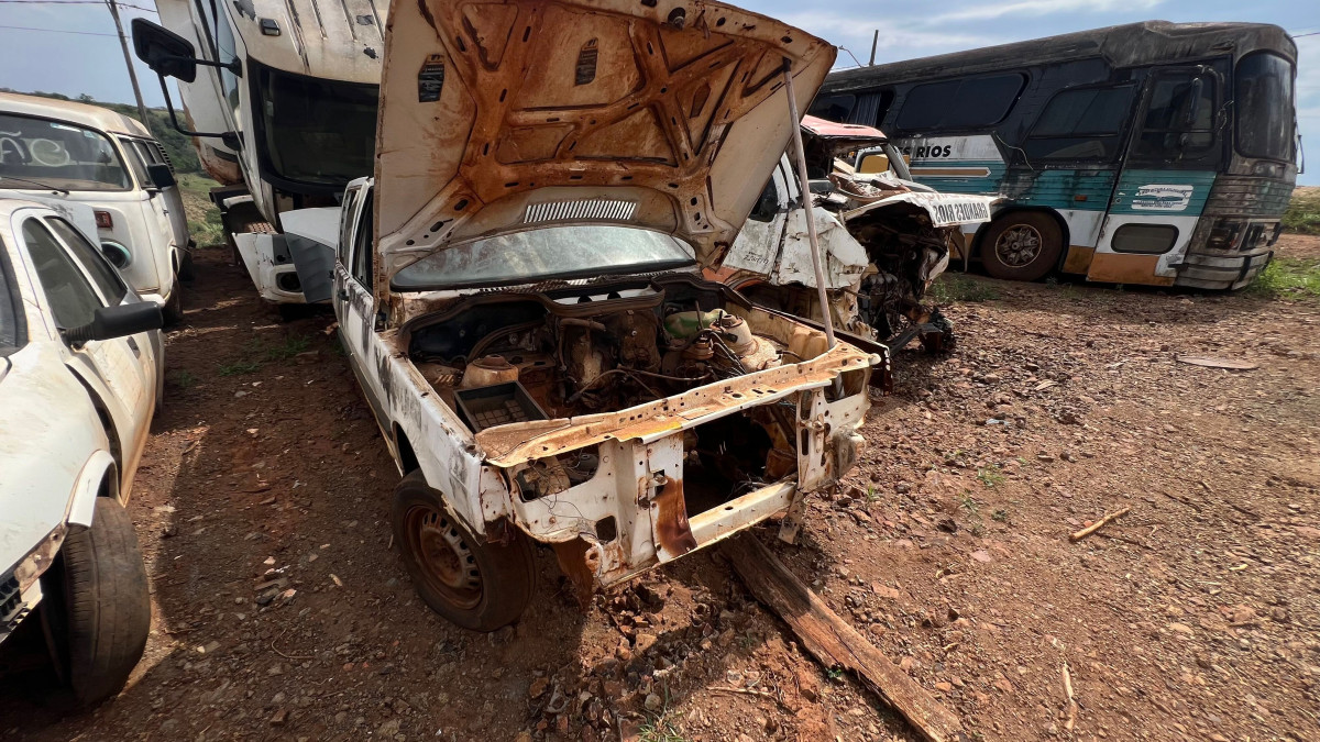 Leilão de Bem Veículo em Grandes Rios/PR - Lance Inicial R$ 100 - Extrajudicial