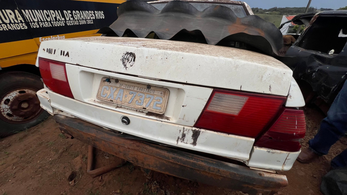 Leilão de Bem Veículo em Grandes Rios/PR - Lance Inicial R$ 100 - Extrajudicial