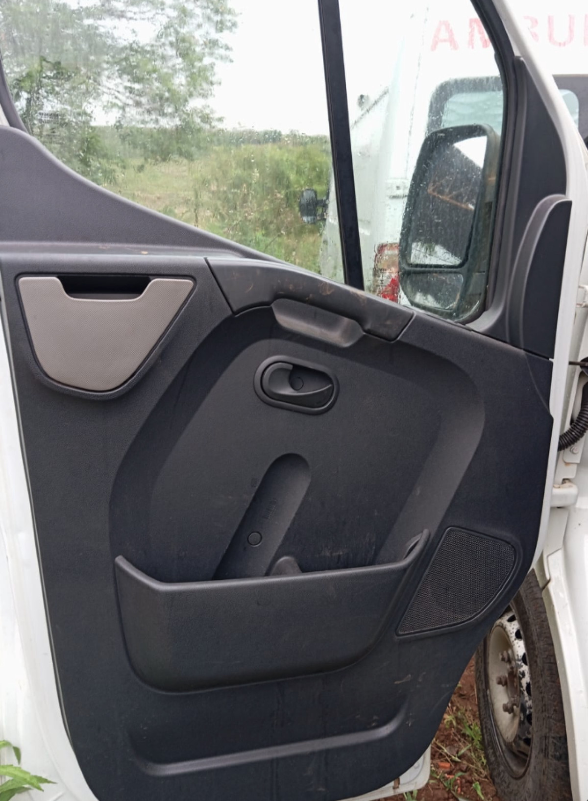 Leilão de Bem Veículo em Grandes Rios/PR - Lance Inicial R$ 23.000 - Extrajudicial