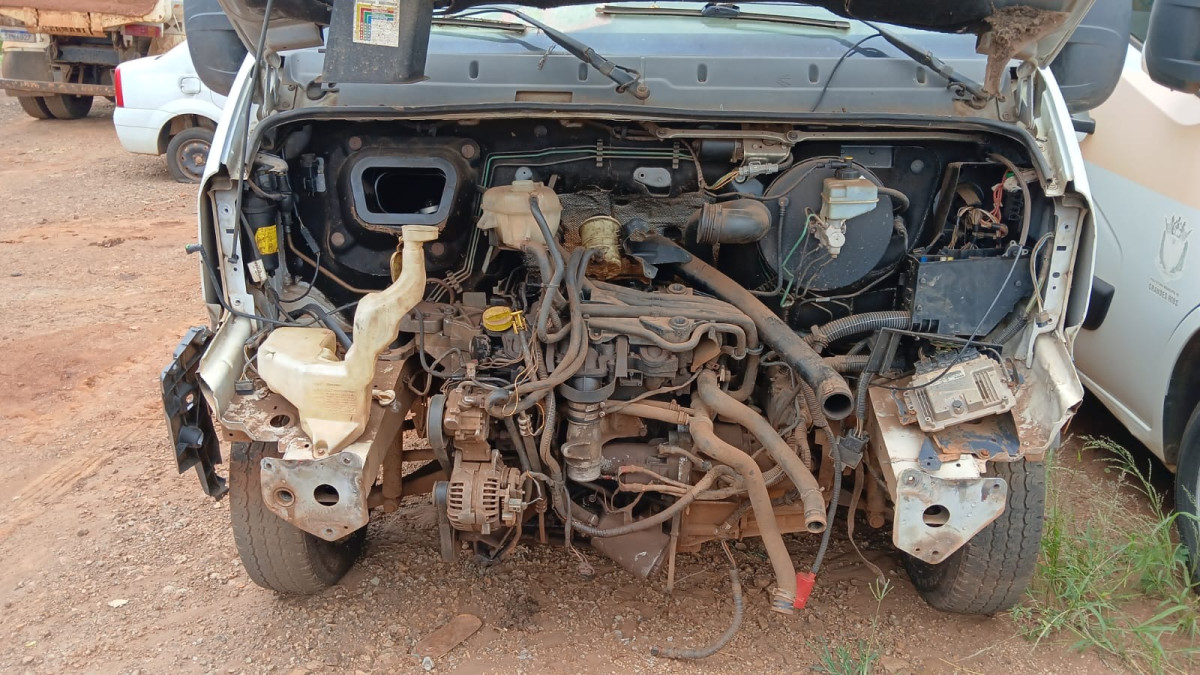 Grandes Rios/PR - RENAULT MASTER ALTECHAMB - leilão extrajudicial - Grandes Rios PR - lance mínimo R$ 15.000