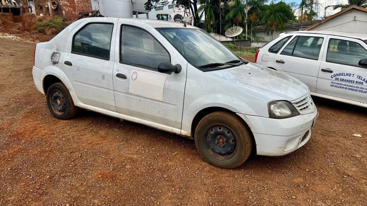 Grandes Rios/PR - RENAULT LOGAN AUT 16V (SEM MOTOR COMPLETO) - leilão extrajudicial - Grandes Rios PR - lance mínimo R$ 3.500