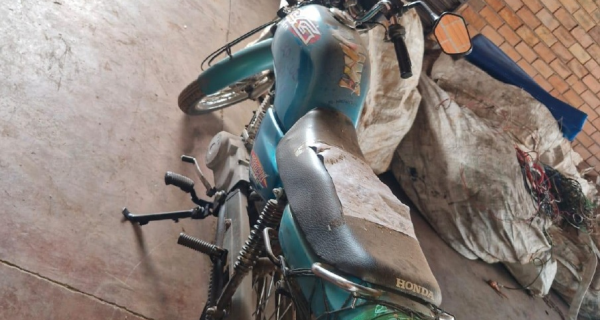 MOTOCICLETA HONDA/CG 125 TITAN, ANO DE FABRICAÇÃO/MODELO: 1998/1999