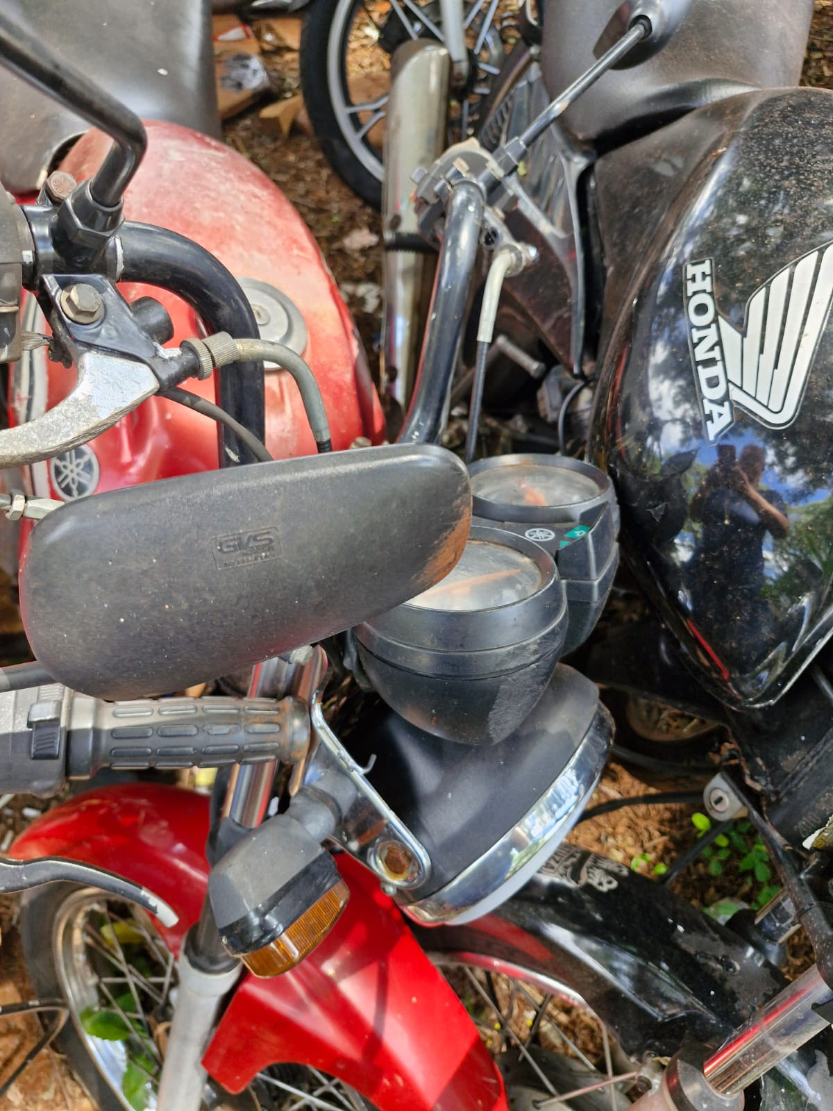 SUCATA INSERVÍVEL DE MOTOCICLETA YAMAHA/YBR 125K — foto 6 de 7