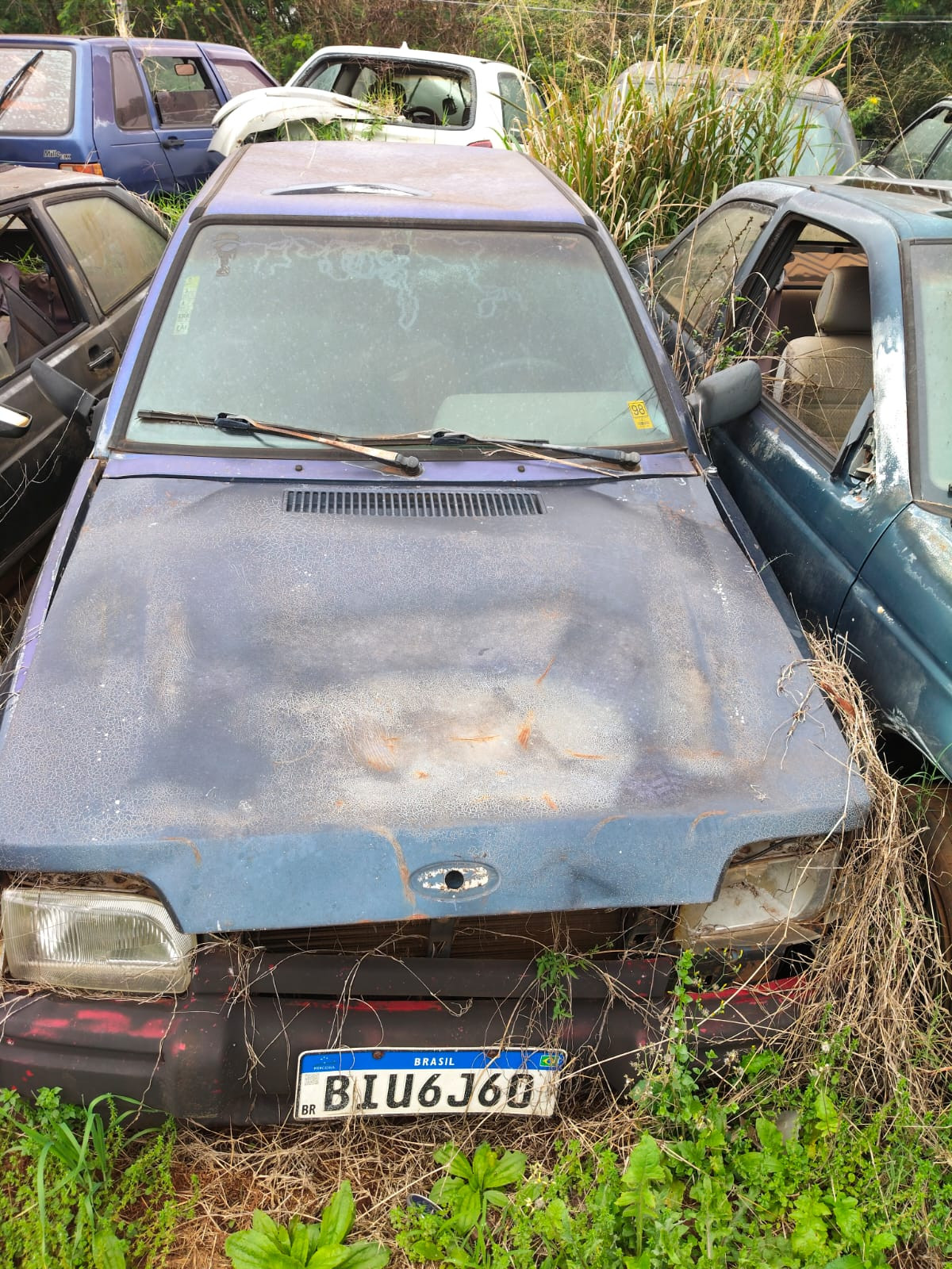 SUCATA INSERVÍVEL DE VEICULO FORD/VERONA 1.8 LX — foto 3 de 3
