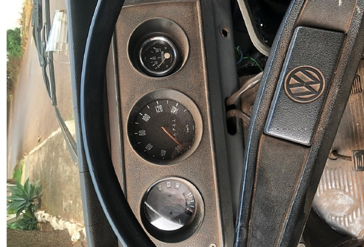 VEÍCULO VW/KOMBI, ANO DE FABRICAÇÃO/MODELO: 1993/1993 — foto 8 de 15