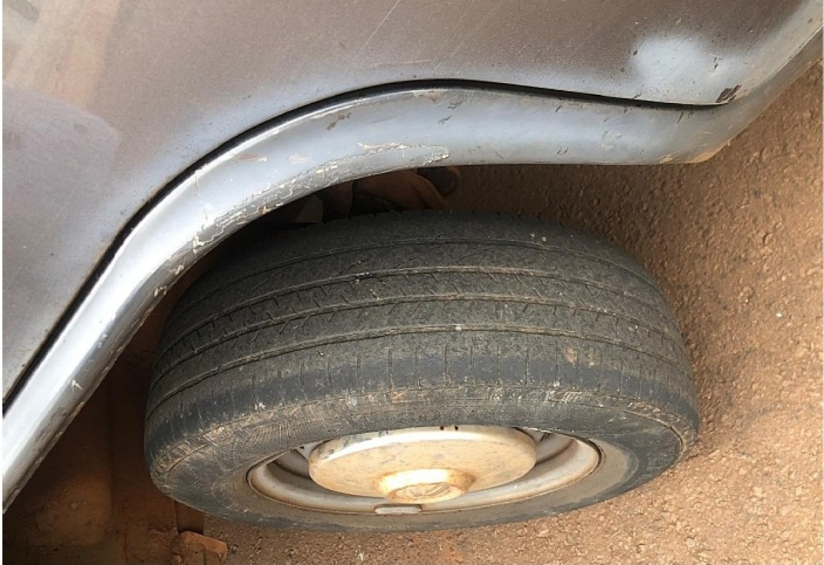 VEÍCULO VW/KOMBI, ANO DE FABRICAÇÃO/MODELO: 1993/1993 — foto 14 de 15