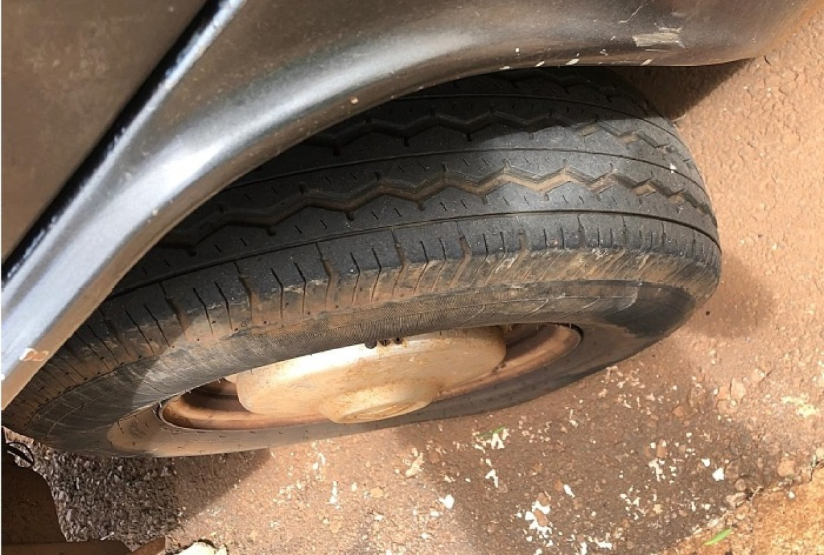 VEÍCULO VW/KOMBI, ANO DE FABRICAÇÃO/MODELO: 1993/1993 — foto 13 de 15