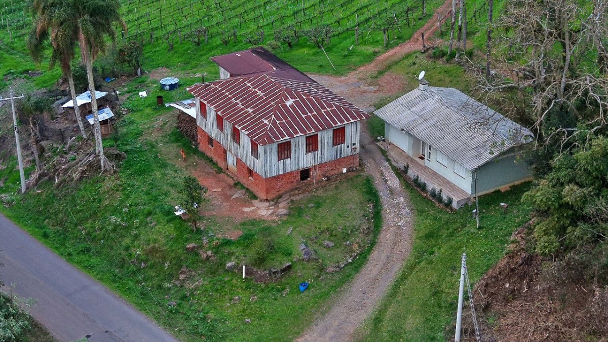 Lote 1 - IMÓVEL RURAL COM ÁREA DE 103.975M² LOCALIZADO EM MONTE BELO DO SUL, localizado em Monte Belo Do Sul - RS