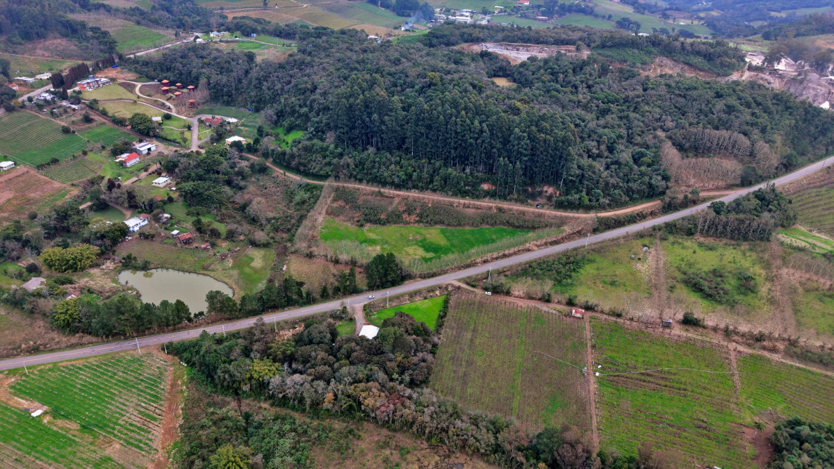 Lote 2 - IMÓVEL RURAL COM ÁREA DE 115.182,50M² LOCALIZADA EM BENTO GONÇALVES, localizado em Bento Gonçalves - RS