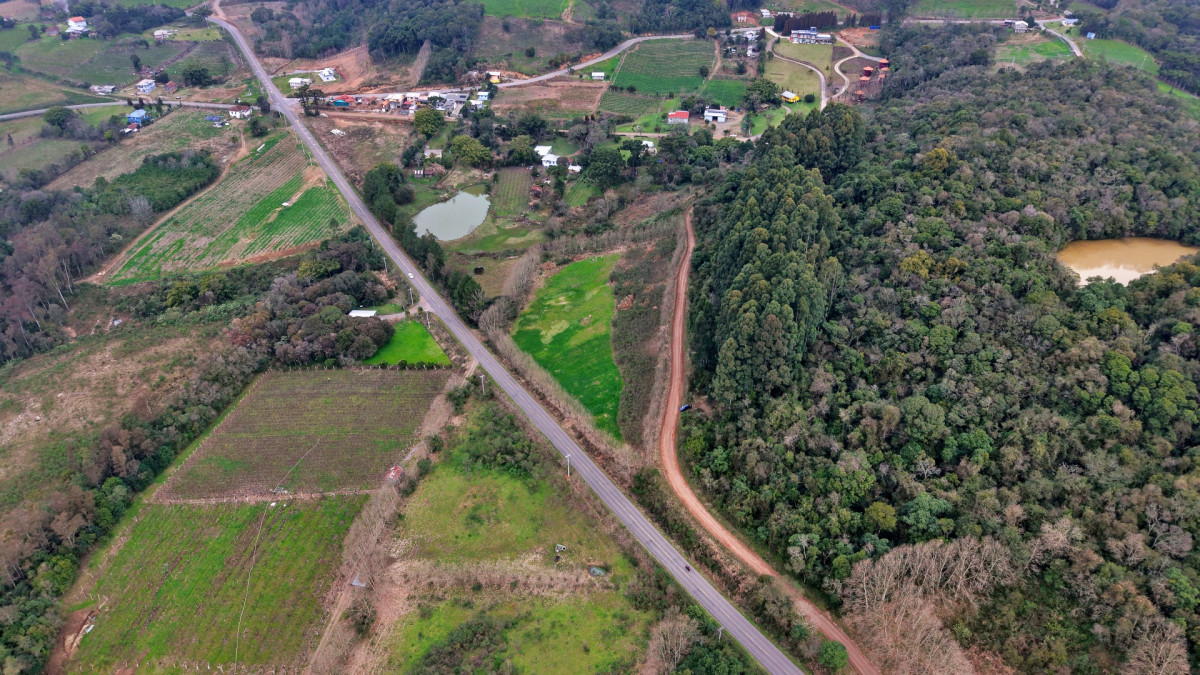 Lote 2 - IMÓVEL RURAL COM ÁREA DE 115.182,50M² LOCALIZADA EM BENTO GONÇALVES, localizado em Bento Gonçalves - RS
