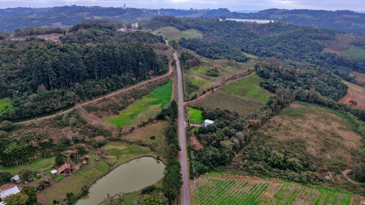 Lote 2 - IMÓVEL RURAL COM ÁREA DE 115.182,50M² LOCALIZADA EM BENTO GONÇALVES, localizado em Bento Gonçalves - RS