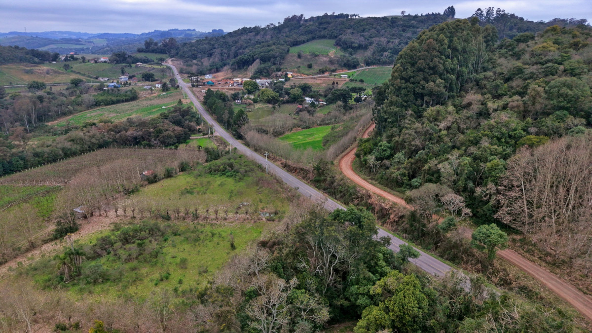 Lote 2 - IMÓVEL RURAL COM ÁREA DE 115.182,50M² LOCALIZADA EM BENTO GONÇALVES, localizado em Bento Gonçalves - RS