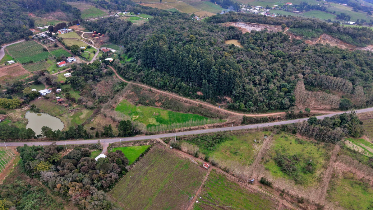 Lote 2 - IMÓVEL RURAL COM ÁREA DE 115.182,50M² LOCALIZADA EM BENTO GONÇALVES, localizado em Bento Gonçalves - RS