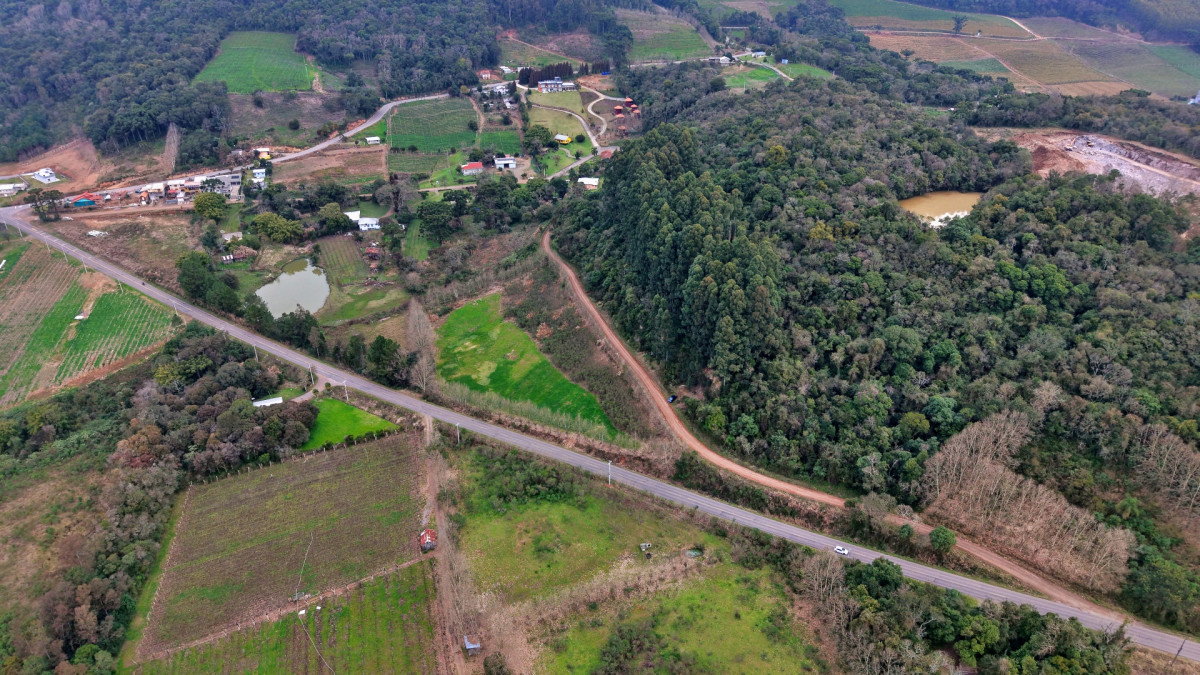 Lote 2 - IMÓVEL RURAL COM ÁREA DE 115.182,50M² LOCALIZADA EM BENTO GONÇALVES, localizado em Bento Gonçalves - RS