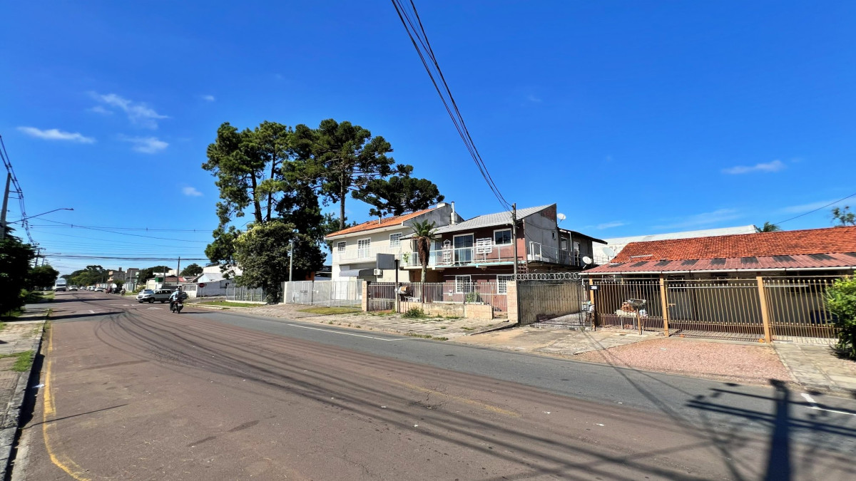 Lote 1 - IMÓVEL NA RUA CARLOS DE LAET, BOQUEIRÃO, localizado em Curitiba - PR, bairro Boqueirão