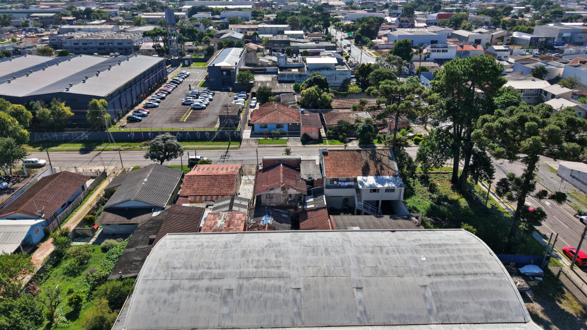 Lote 1 - IMÓVEL NA RUA CARLOS DE LAET, BOQUEIRÃO, localizado em Curitiba - PR, bairro Boqueirão