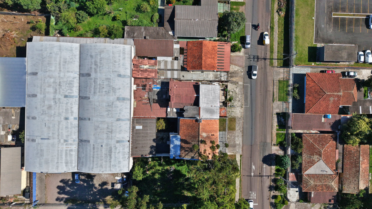 Lote 1 - IMÓVEL NA RUA CARLOS DE LAET, BOQUEIRÃO, localizado em Curitiba - PR, bairro Boqueirão