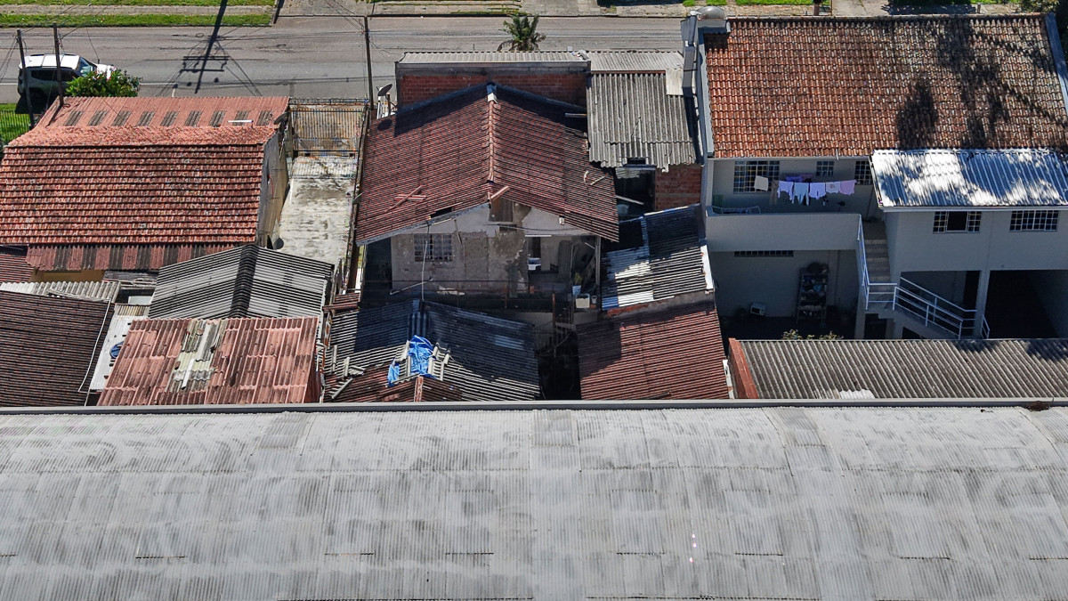 Lote 1 - IMÓVEL NA RUA CARLOS DE LAET, BOQUEIRÃO, localizado em Curitiba - PR, bairro Boqueirão