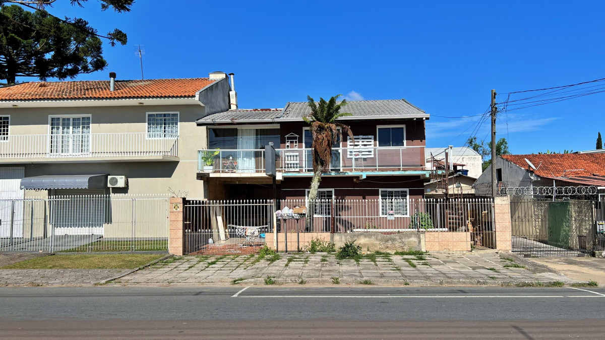 Lote 1 - IMÓVEL NA RUA CARLOS DE LAET, BOQUEIRÃO, localizado em Curitiba - PR, bairro Boqueirão