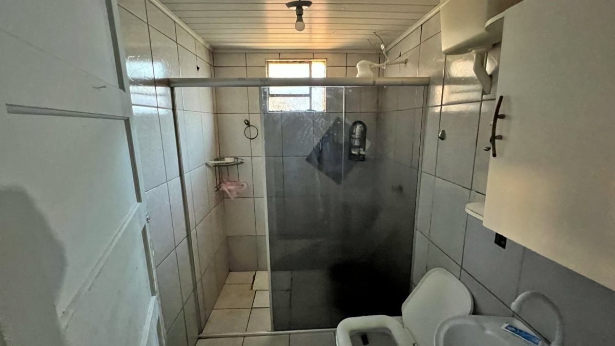 Lote 1 - IMÓVEL NA RUA CARLOS DE LAET, BOQUEIRÃO, localizado em Curitiba - PR, bairro Boqueirão