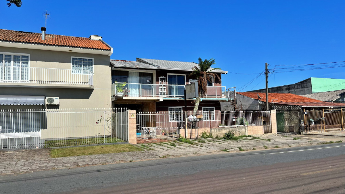 Lote 1 - IMÓVEL NA RUA CARLOS DE LAET, BOQUEIRÃO, localizado em Curitiba - PR, bairro Boqueirão