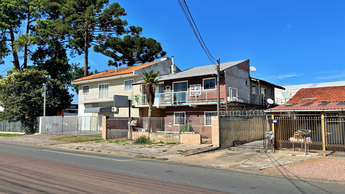 Lote 1 - IMÓVEL NA RUA CARLOS DE LAET, BOQUEIRÃO, localizado em Curitiba - PR, bairro Boqueirão