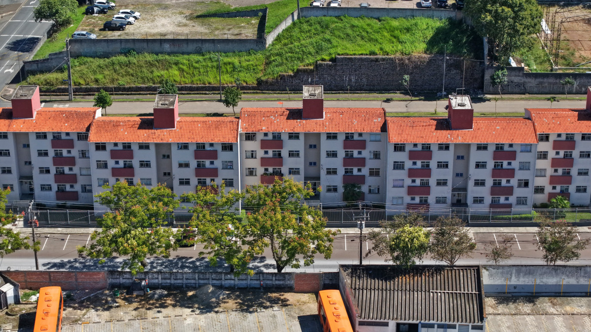Lote 1 - APARTAMENTO NO CONDOMÍNIO CONJUNTO RESIDENCIAL AVENIDA DA REPÚBLICA I, PAROLIN, localizado em Curitiba - PR