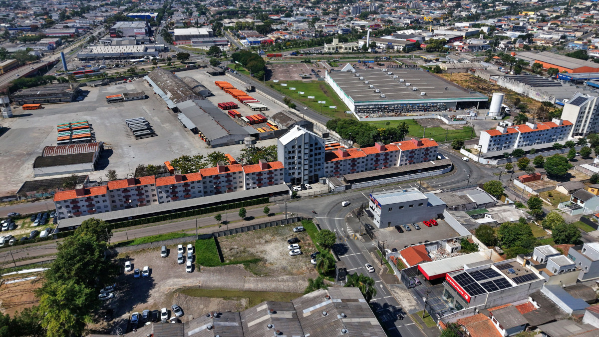 Lote 1 - APARTAMENTO NO CONDOMÍNIO CONJUNTO RESIDENCIAL AVENIDA DA REPÚBLICA I, PAROLIN, localizado em Curitiba - PR