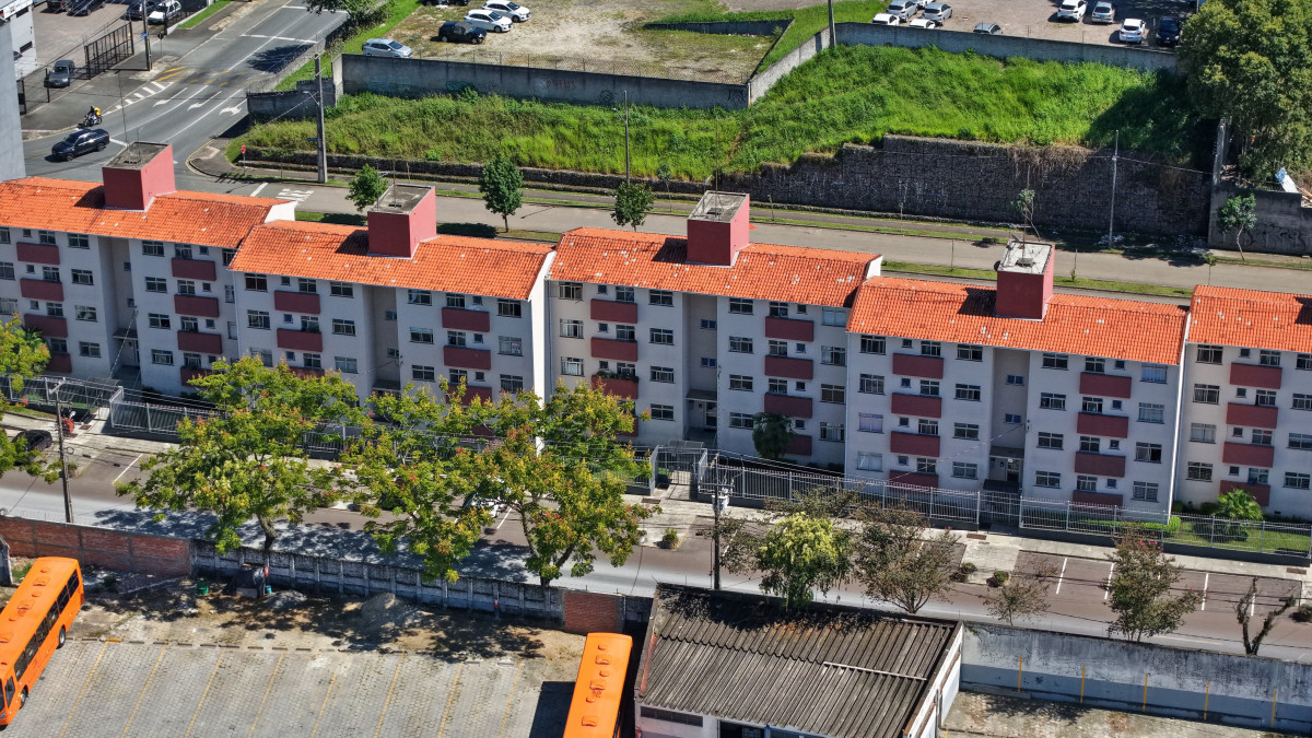 Lote 1 - APARTAMENTO NO CONDOMÍNIO CONJUNTO RESIDENCIAL AVENIDA DA REPÚBLICA I, PAROLIN, localizado em Curitiba - PR