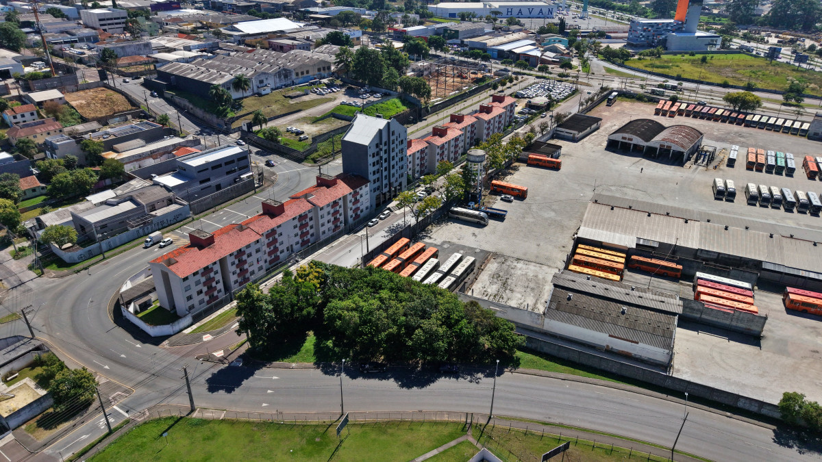 Lote 1 - APARTAMENTO NO CONDOMÍNIO CONJUNTO RESIDENCIAL AVENIDA DA REPÚBLICA I, PAROLIN, localizado em Curitiba - PR