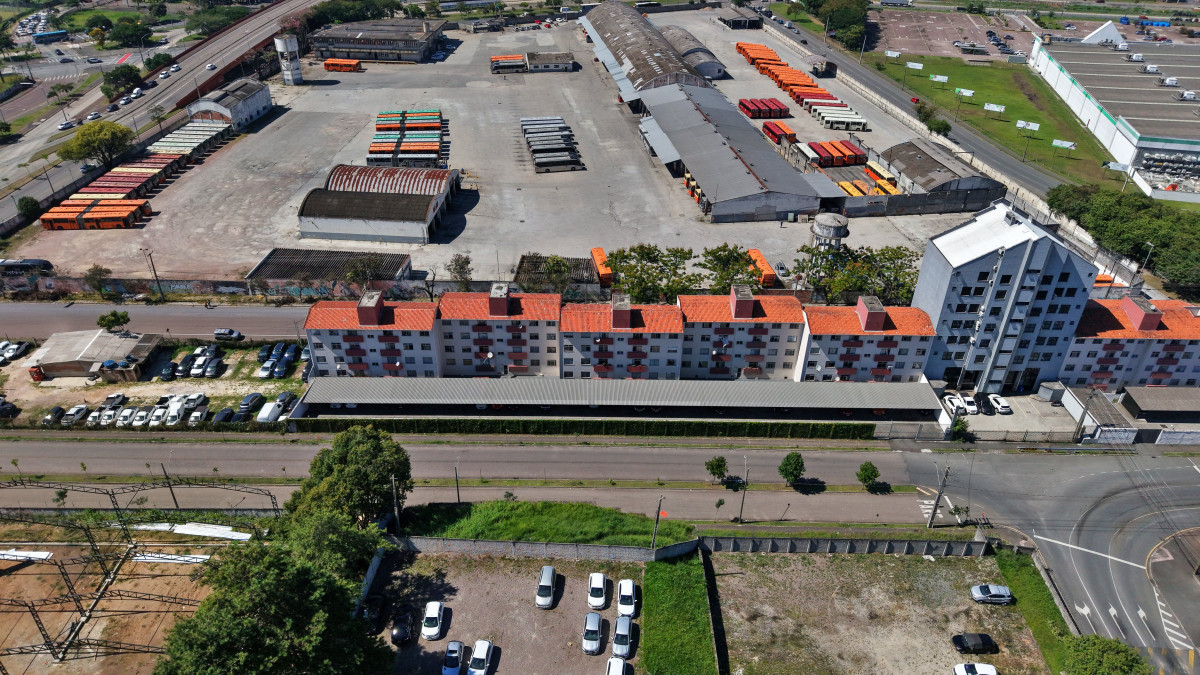 Lote 1 - APARTAMENTO NO CONDOMÍNIO CONJUNTO RESIDENCIAL AVENIDA DA REPÚBLICA I, PAROLIN, localizado em Curitiba - PR