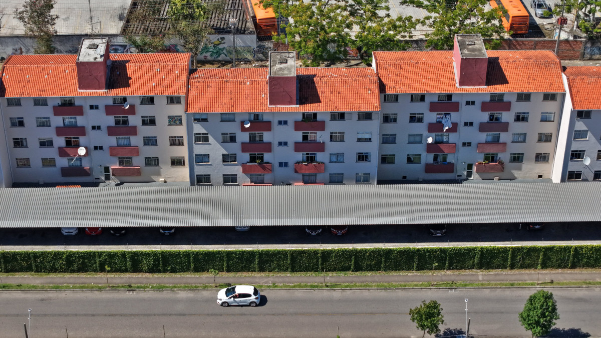 Lote 1 - APARTAMENTO NO CONDOMÍNIO CONJUNTO RESIDENCIAL AVENIDA DA REPÚBLICA I, PAROLIN, localizado em Curitiba - PR