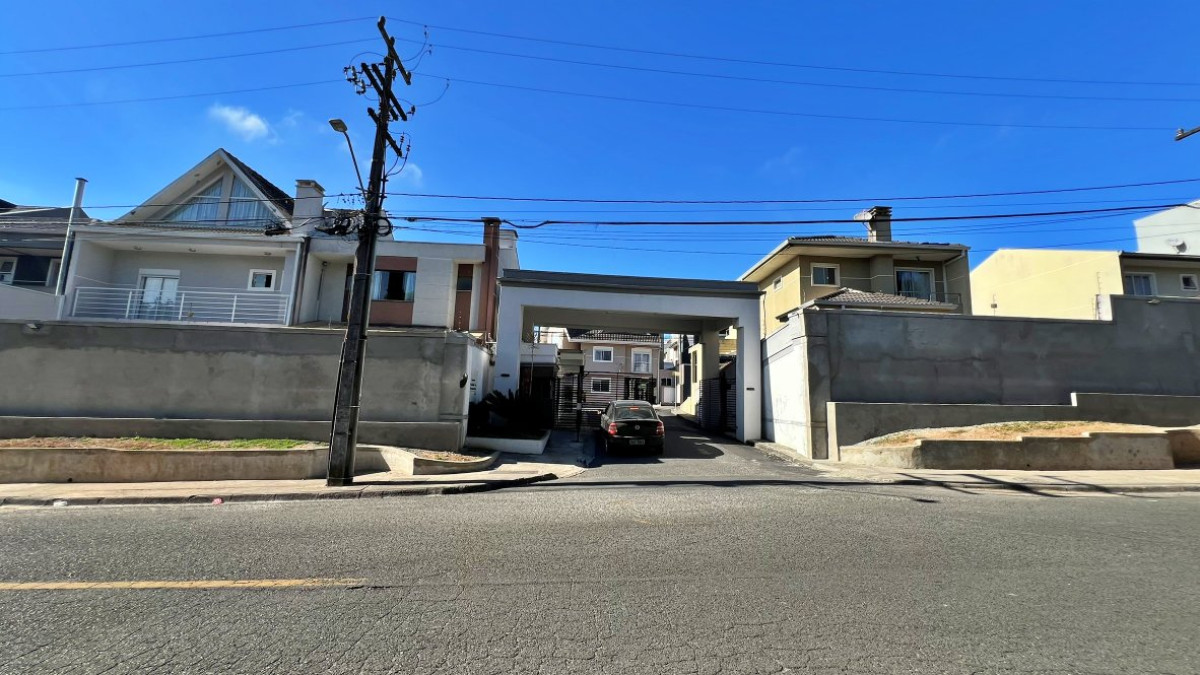 Lote 1 - RESIDÊNCIA NO CONDOMÍNIO GARIBALDI DAS ARAUCÁRIAS, CACHOEIRA, localizado em Curitiba - PR, bairro Cachoeira