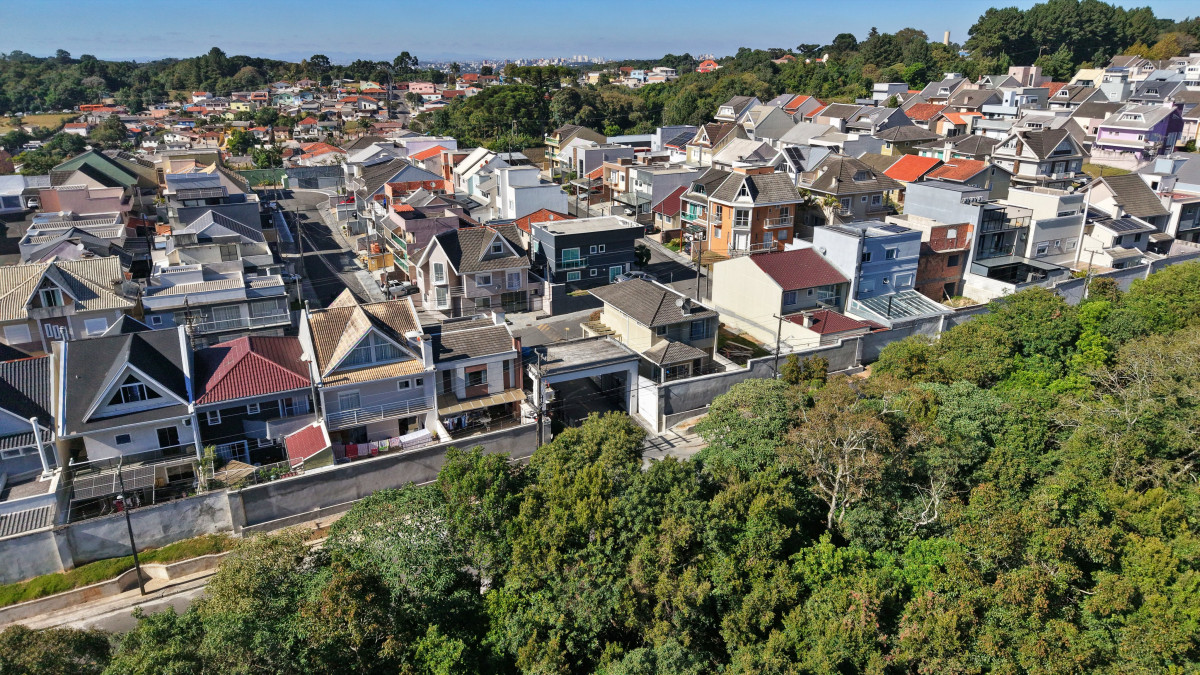 Lote 1 - RESIDÊNCIA NO CONDOMÍNIO GARIBALDI DAS ARAUCÁRIAS, CACHOEIRA, localizado em Curitiba - PR, bairro Cachoeira