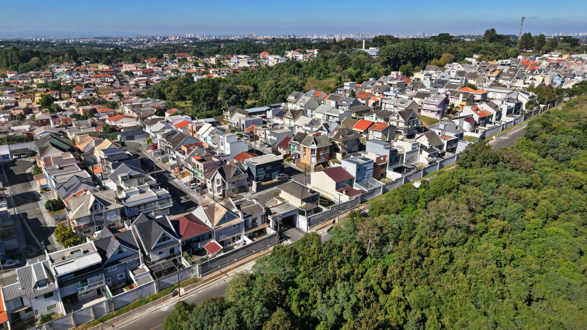 Lote 1 - RESIDÊNCIA NO CONDOMÍNIO GARIBALDI DAS ARAUCÁRIAS, CACHOEIRA, localizado em Curitiba - PR, bairro Cachoeira
