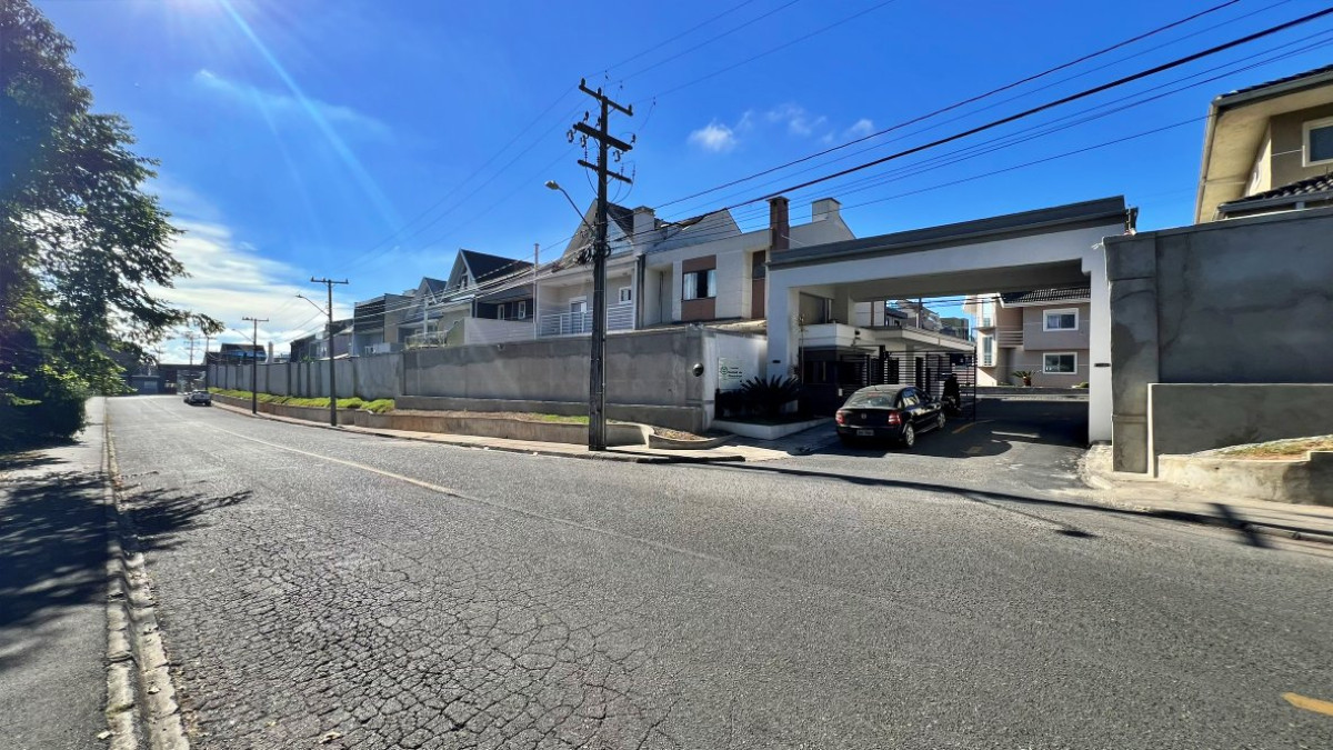 Lote 1 - RESIDÊNCIA NO CONDOMÍNIO GARIBALDI DAS ARAUCÁRIAS, CACHOEIRA, localizado em Curitiba - PR, bairro Cachoeira