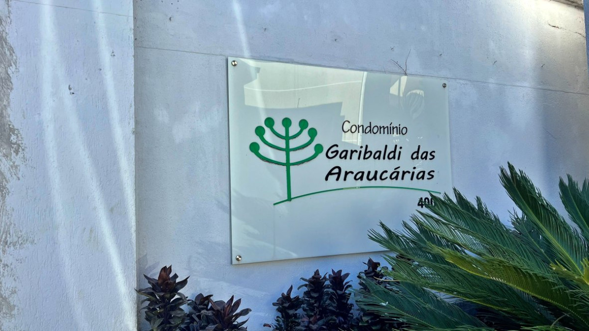 Lote 1 - RESIDÊNCIA NO CONDOMÍNIO GARIBALDI DAS ARAUCÁRIAS, CACHOEIRA, localizado em Curitiba - PR, bairro Cachoeira