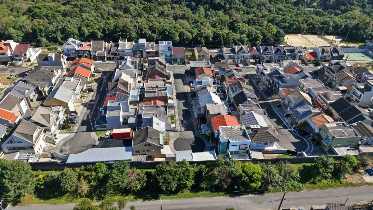 Lote 1 - RESIDÊNCIA NO CONDOMÍNIO GARIBALDI DAS ARAUCÁRIAS, CACHOEIRA, localizado em Curitiba - PR, bairro Cachoeira