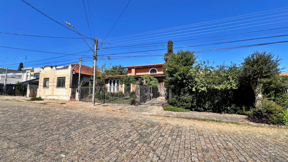 Lote 1 - IMÓVEL NA RUA SÃO JANUÁRIO, JARDIM BOTÂNICO, localizado em Curitiba - PR, bairro Jardim Botânico