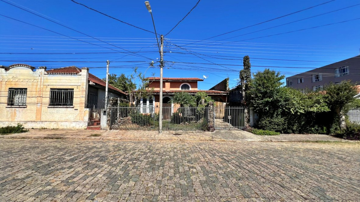 Lote 1 - IMÓVEL NA RUA SÃO JANUÁRIO, JARDIM BOTÂNICO, localizado em Curitiba - PR, bairro Jardim Botânico