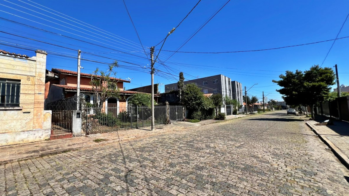 Lote 1 - IMÓVEL NA RUA SÃO JANUÁRIO, JARDIM BOTÂNICO, localizado em Curitiba - PR, bairro Jardim Botânico