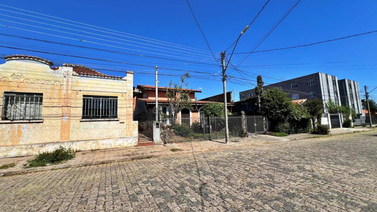 Lote 1 - IMÓVEL NA RUA SÃO JANUÁRIO, JARDIM BOTÂNICO, localizado em Curitiba - PR, bairro Jardim Botânico