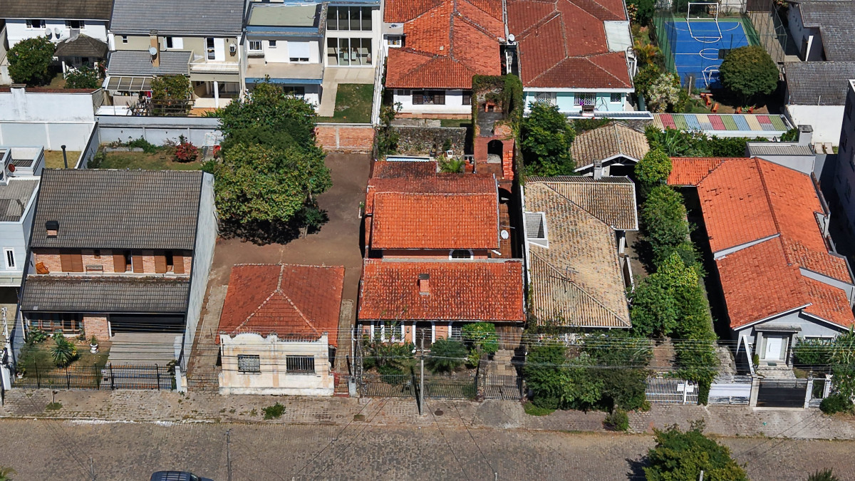 Lote 1 - IMÓVEL NA RUA SÃO JANUÁRIO, JARDIM BOTÂNICO, localizado em Curitiba - PR, bairro Jardim Botânico