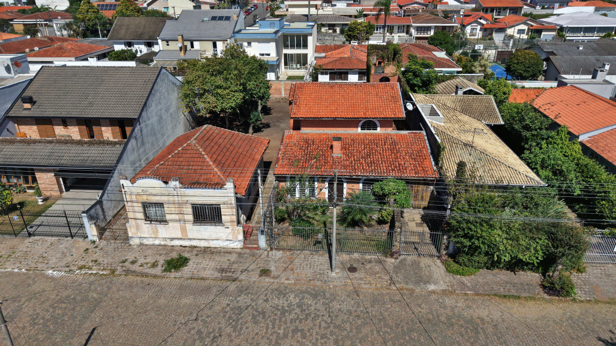Lote 1 - IMÓVEL NA RUA SÃO JANUÁRIO, JARDIM BOTÂNICO, localizado em Curitiba - PR, bairro Jardim Botânico